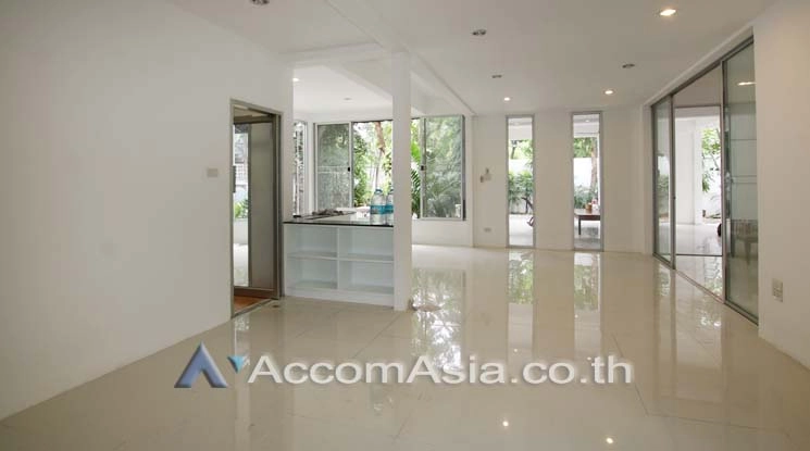 unitPrivate Swimming Pool, Pet friendly |  4 Bedrooms  House For Rent in Sukhumvit, Bangkok  near BTS Ekkamai (10002901)