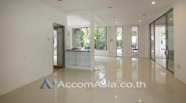  1  4 br House For Rent in sukhumvit ,Bangkok BTS Ekkamai 10002901