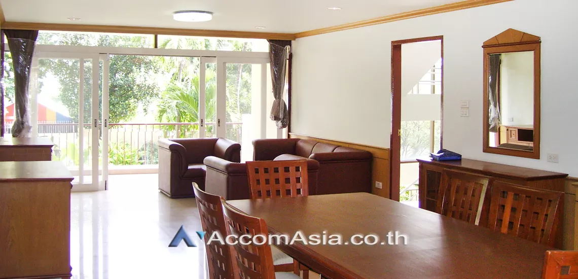  Low rise residence Apartment  3 Bedroom for Rent BTS Chong Nonsi in Sathorn Bangkok