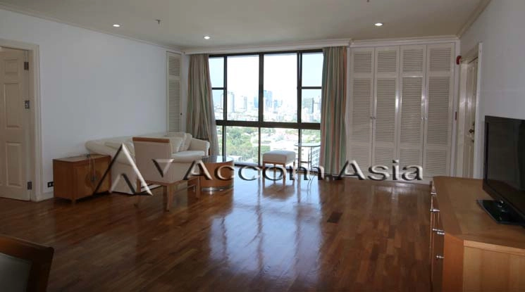Pet friendly |  High-Rise Serviced Apartment Near The Em District Apartment  3 Bedroom for Rent BTS Phrom Phong in Sukhumvit Bangkok
