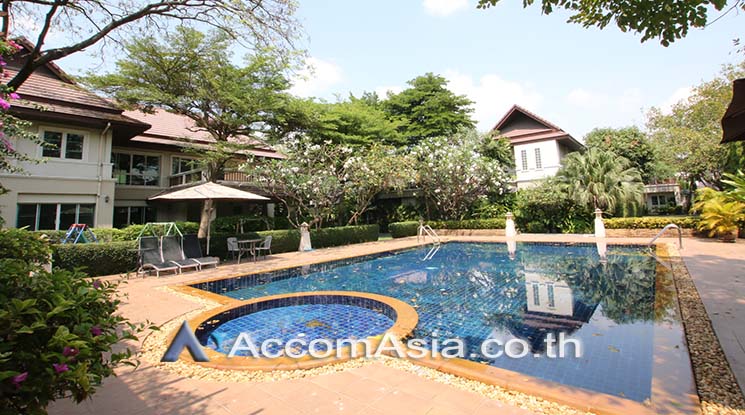 Private Swimming Pool |  4 Bedrooms  House For Rent in Sukhumvit, Bangkok  near BTS Thong Lo (57035)