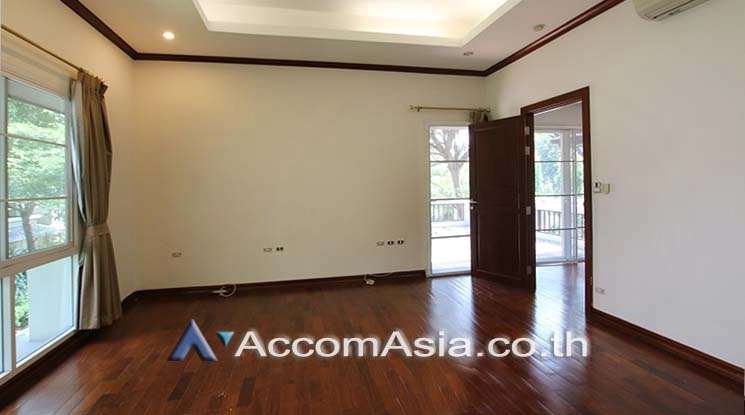 13  4 br House For Rent in Sukhumvit ,Bangkok BTS Thong Lo at Exclusive family compound 57035