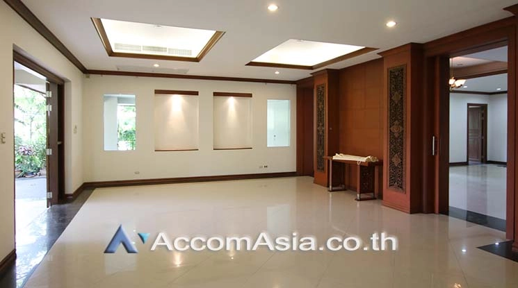 5  4 br House For Rent in Sukhumvit ,Bangkok BTS Thong Lo at Exclusive family compound 57035