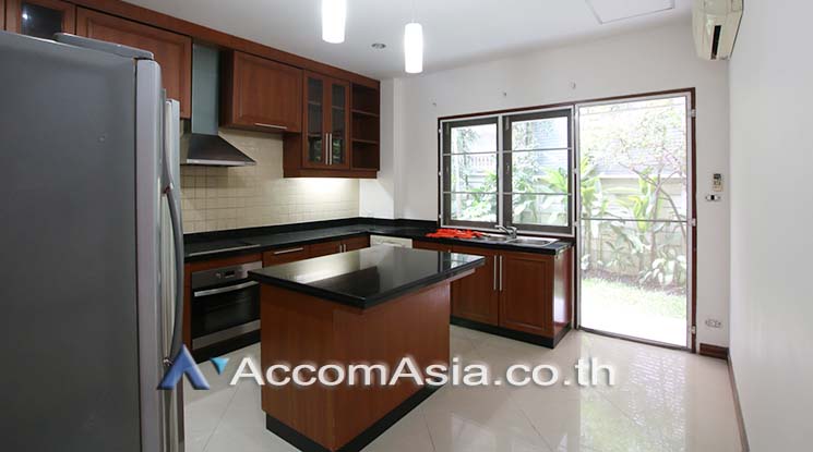 7  4 br House For Rent in Sukhumvit ,Bangkok BTS Thong Lo at Exclusive family compound 57035