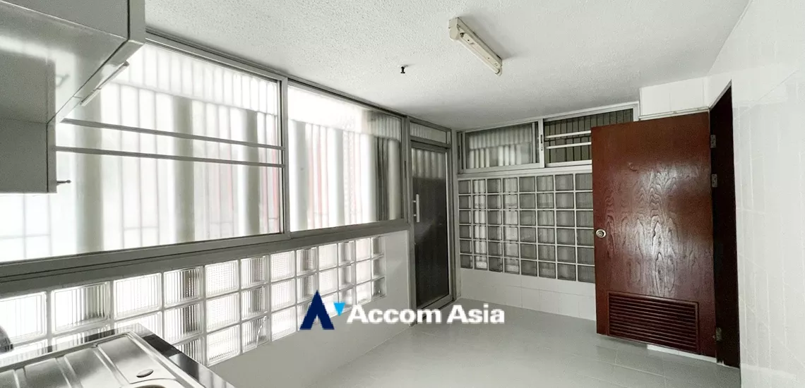 8  3 br Condominium For Rent in Sathorn ,Bangkok BTS Sala Daeng - MRT Lumphini at Sathorn Park Place 27038
