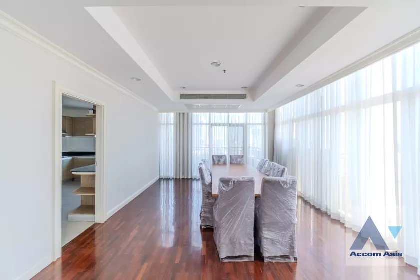 Duplex Condo |  4 Bedrooms  Condominium For Rent in Sathorn, Bangkok  near BTS Sala Daeng - MRT Lumphini (27067)