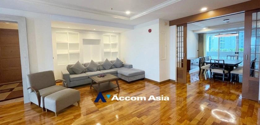 Big Balcony, Pet friendly |  3 Bedrooms  Apartment For Rent in Sukhumvit, Bangkok  near BTS Nana (17092)