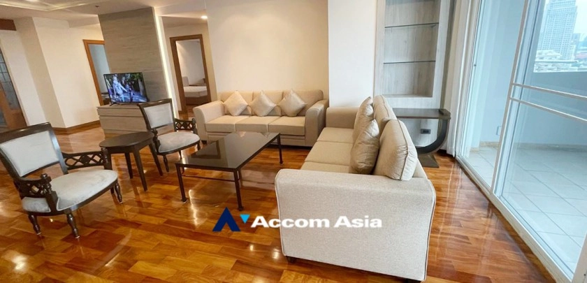 unitBig Balcony, Pet friendly |  3 Bedrooms  Apartment For Rent in Sukhumvit, Bangkok  near BTS Nana (17092)