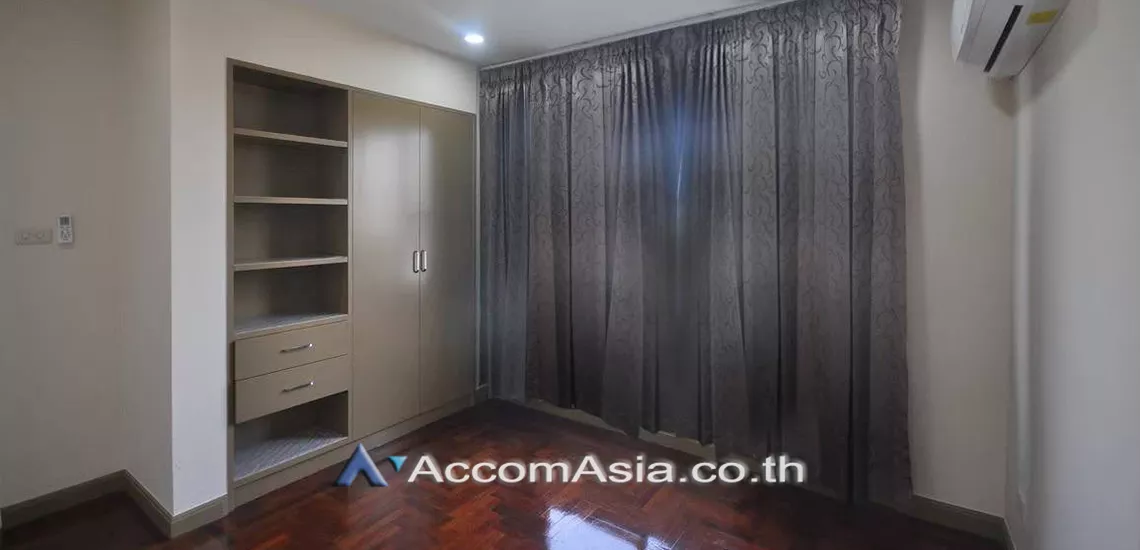 unit 2 Bedrooms  Condominium For Rent in Sathorn, Bangkok  near MRT Lumphini (27183)