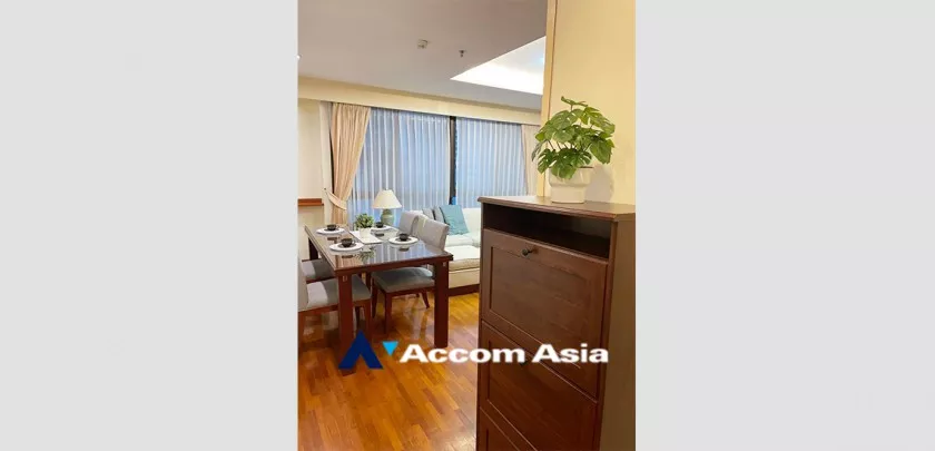 unit 2 Bedrooms  Condominium For Rent & Sale in Ploenchit, Bangkok  near BTS Chitlom (27228)