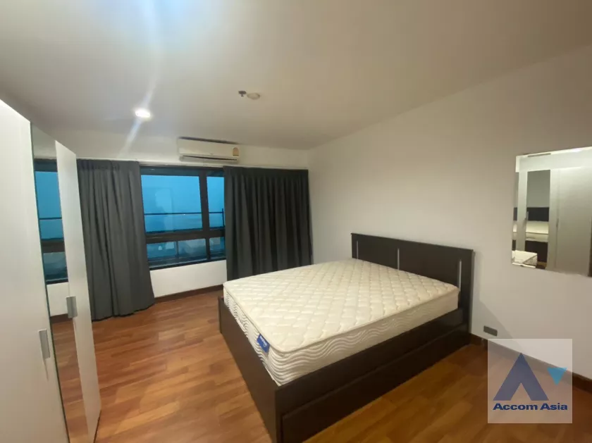  2 Bedrooms  Condominium For Rent & Sale in Ploenchit, Bangkok  near BTS Ploenchit (27280)