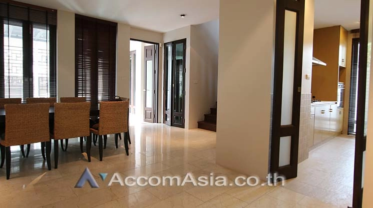 unit 4 Bedrooms  House For Rent in Phaholyothin, Bangkok  near BTS Ari (97289)