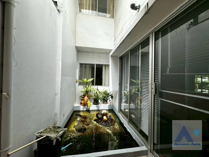 43  4 br House for rent and sale in Pattanakarn ,Bangkok BTS On Nut at Panya Pattanakarn Village 97322