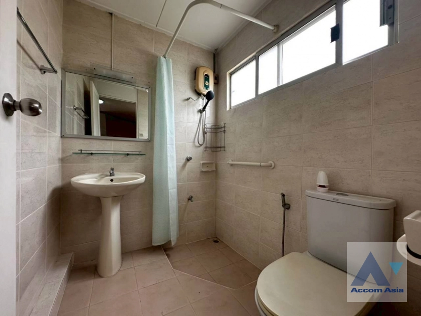 36  4 br House for rent and sale in Pattanakarn ,Bangkok BTS On Nut at Panya Pattanakarn Village 97322