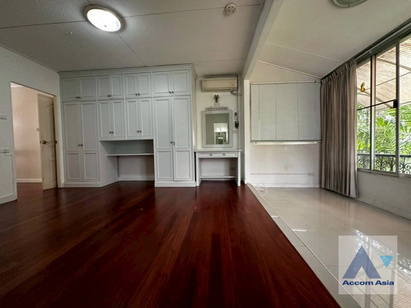 28  4 br House for rent and sale in Pattanakarn ,Bangkok BTS On Nut at Panya Pattanakarn Village 97322