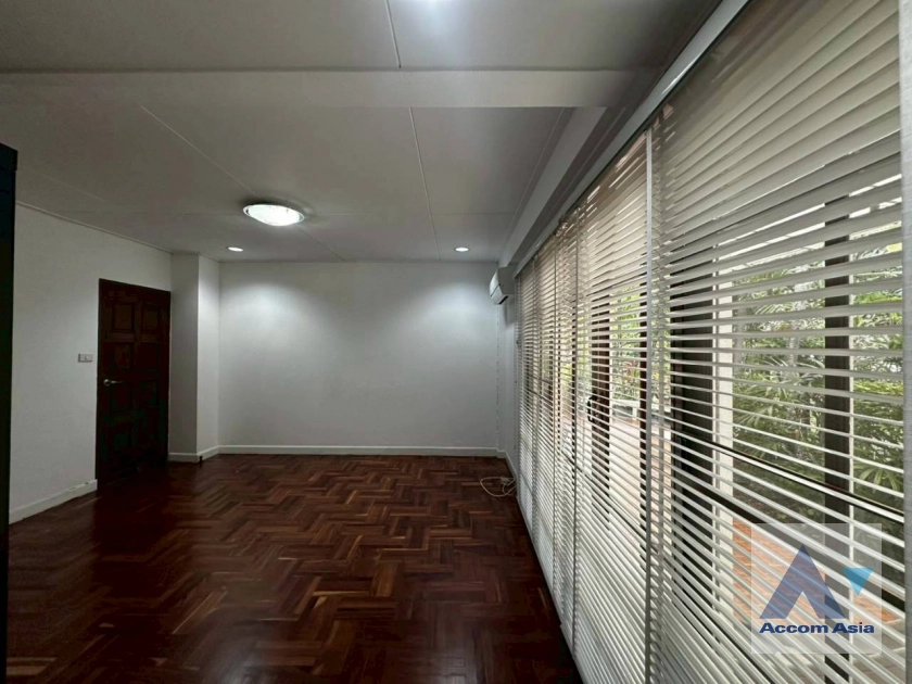 22  4 br House for rent and sale in Pattanakarn ,Bangkok BTS On Nut at Panya Pattanakarn Village 97322