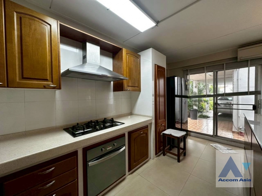 14  4 br House for rent and sale in Pattanakarn ,Bangkok BTS On Nut at Panya Pattanakarn Village 97322