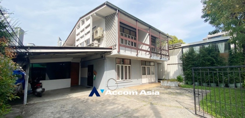 unitHome Office, Pet friendly |  3 Bedrooms  House For Rent & Sale in Sukhumvit, Bangkok  near BTS Phrom Phong (9014601)