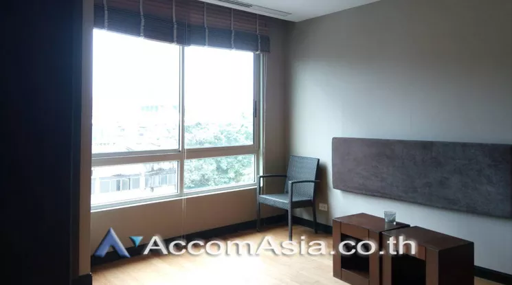  2 Bedrooms  Condominium For Rent in Sathorn, Bangkok  near BRT Thanon Chan (27462)