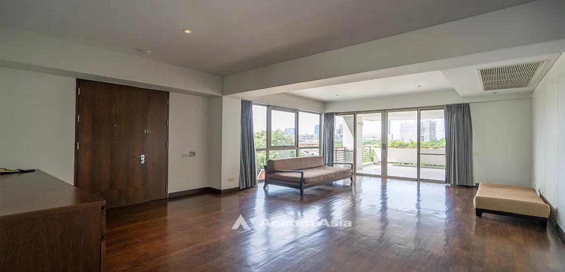 unitPet friendly |  3 Bedrooms  Apartment For Rent in Ploenchit, Bangkok  near BTS Ploenchit - MRT Lumphini (17466)