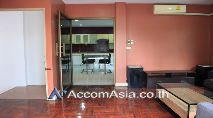 unit 2 Bedrooms  House For Rent in Sukhumvit, Bangkok  near BTS Phrom Phong (11006301)