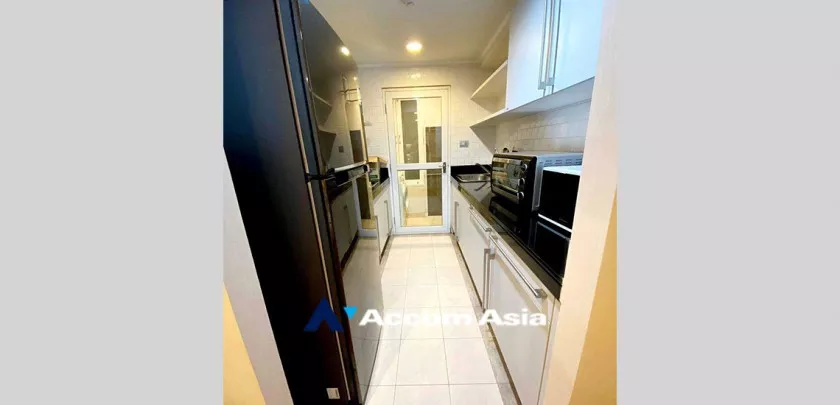 unit 2 Bedrooms  Condominium For Rent in Ploenchit, Bangkok  near BTS Ploenchit (27496)