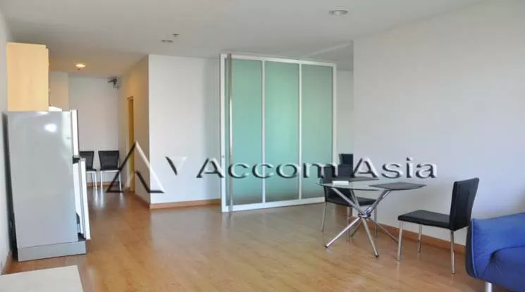unit 1 Bedroom  Condominium For Rent in Silom, Bangkok  near BTS Sala Daeng - MRT Silom (27533)