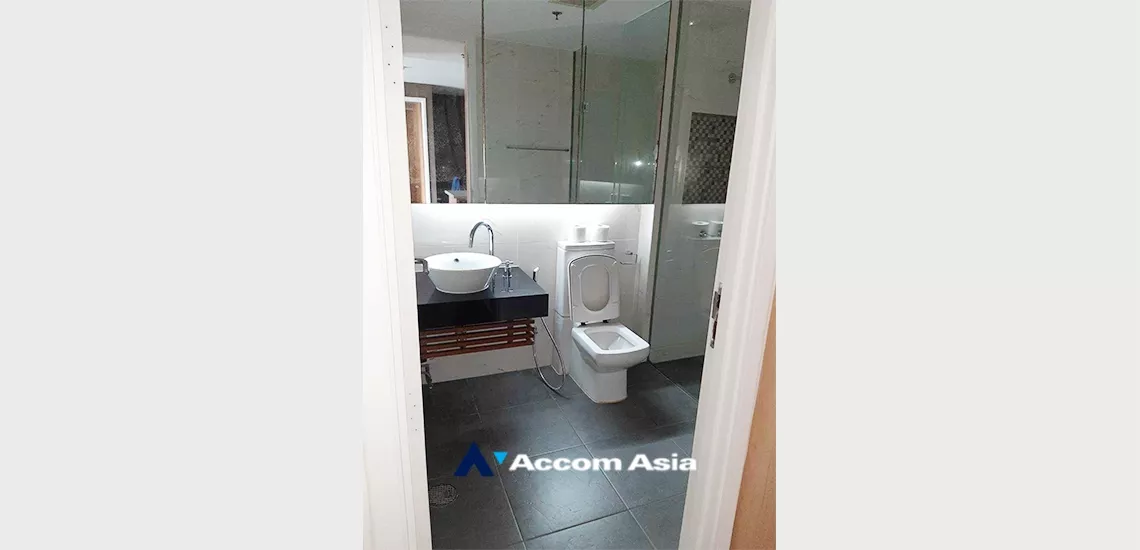 11  2 br Condominium For Rent in Silom ,Bangkok BTS Sala Daeng - MRT Silom at The Legend Saladaeng 27581