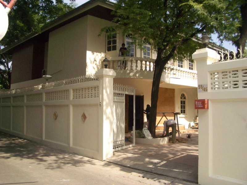 unit 4 Bedrooms  House For Rent in Sukhumvit, Bangkok  near BTS Phrom Phong (4006101)