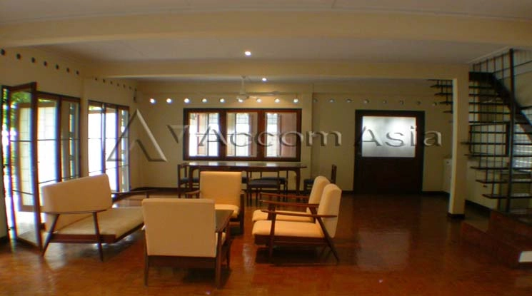 unit 2 Bedrooms  House For Rent & Sale in Sukhumvit, Bangkok  near BTS Phrom Phong (97600)