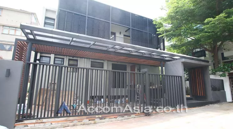 Home Office |  2 Bedrooms  House For Rent in Sukhumvit, Bangkok  near BTS Phrom Phong (9015301)
