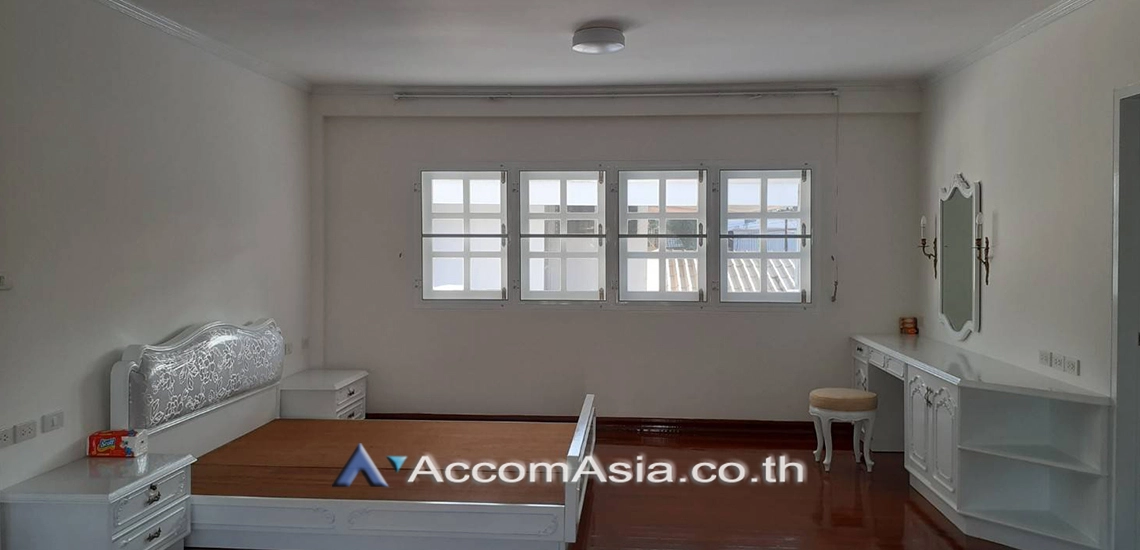 8  3 br House For Rent in Pattanakarn ,Bangkok BTS On Nut at Panya Pattanakarn Village 47795