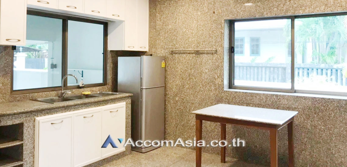 8  3 br House for rent and sale in Pattanakarn ,Bangkok BTS On Nut at Panya Pattanakarn Village 47799