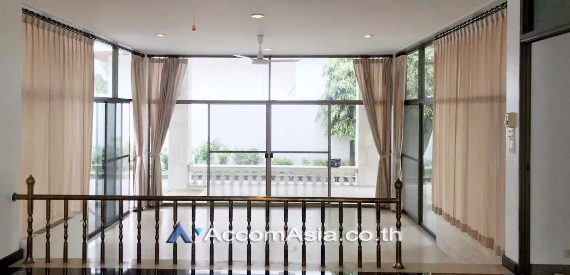 4  3 br House for rent and sale in Pattanakarn ,Bangkok BTS On Nut at Panya Pattanakarn Village 47799