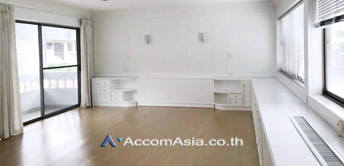 10  3 br House for rent and sale in Pattanakarn ,Bangkok BTS On Nut at Panya Pattanakarn Village 47799