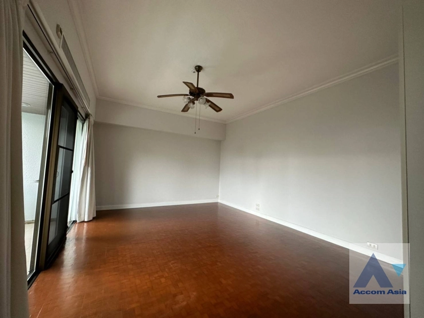 5  4 br Apartment For Rent in Sathorn ,Bangkok BTS Chong Nonsi at Kid Friendly Place Short Walk to Nang Linchi Road 1005503