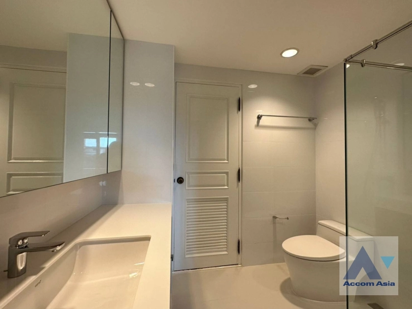 6  4 br Apartment For Rent in Sathorn ,Bangkok BTS Chong Nonsi at Kid Friendly Place Short Walk to Nang Linchi Road 1005503