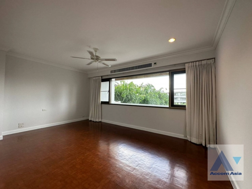  1  4 br Apartment For Rent in Sathorn ,Bangkok BTS Chong Nonsi at Kid Friendly Place Short Walk to Nang Linchi Road 1005503
