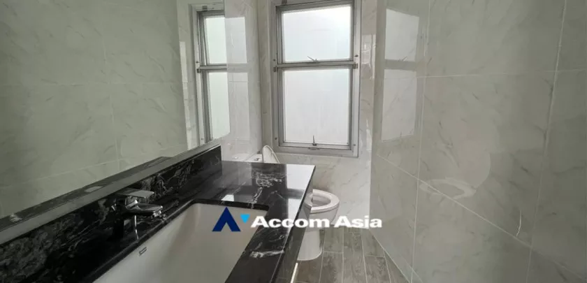 9  4 br Apartment For Rent in Sukhumvit ,Bangkok BTS Asok - MRT Sukhumvit at Newly renovated modern style living place 1001601