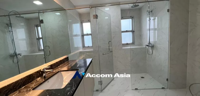 8  4 br Apartment For Rent in Sukhumvit ,Bangkok BTS Asok - MRT Sukhumvit at Newly renovated modern style living place 1001601