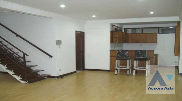 unit 3 Bedrooms  House For Rent in Sukhumvit, Bangkok  near BTS Phrom Phong (9016601)