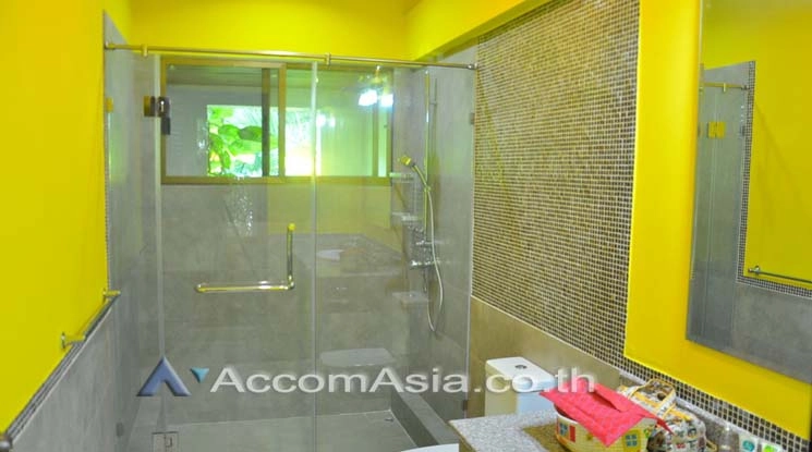 21  4 br House For Rent in Sukhumvit ,Bangkok BTS Ekkamai at Private Greenery Compound 98082