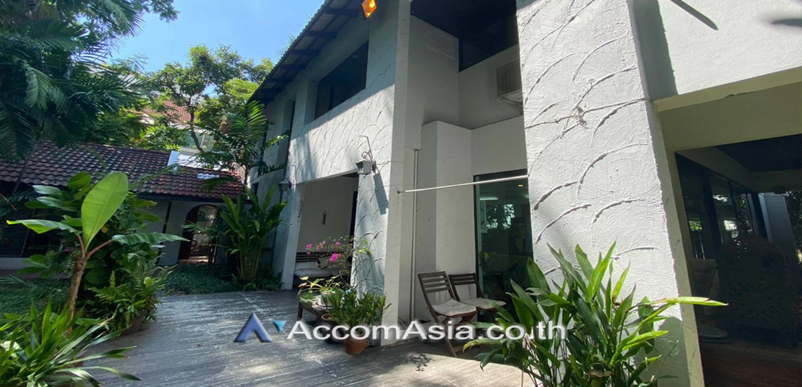 unit Charming House for Rent in a Serene, Private Compound - Just 180m to BTS Phrakanong (98082)