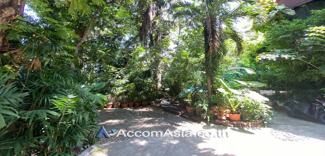 40  4 br House For Rent in Sukhumvit ,Bangkok BTS Ekkamai at Private Greenery Compound 98082