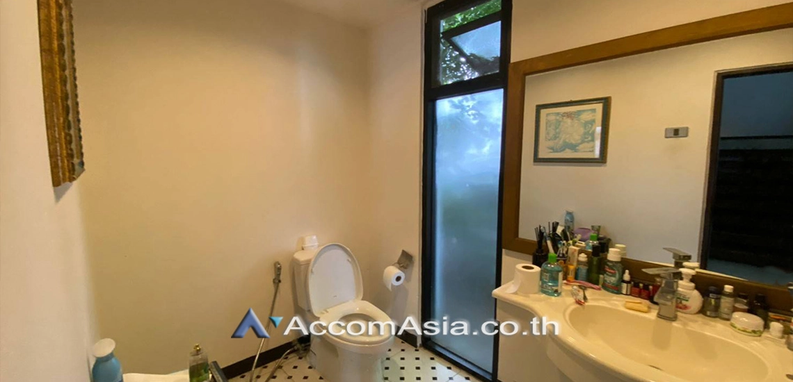 23  4 br House For Rent in Sukhumvit ,Bangkok BTS Ekkamai at Private Greenery Compound 98082