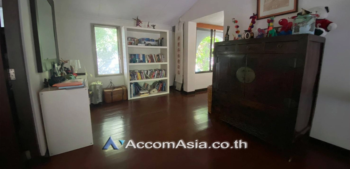 32  4 br House For Rent in Sukhumvit ,Bangkok BTS Ekkamai at Private Greenery Compound 98082