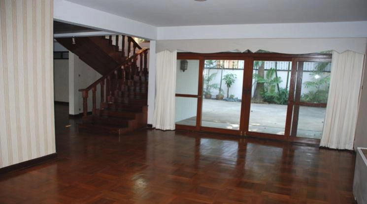 5  4 br House for rent and sale in Sukhumvit ,Bangkok BTS Thong Lo 98084