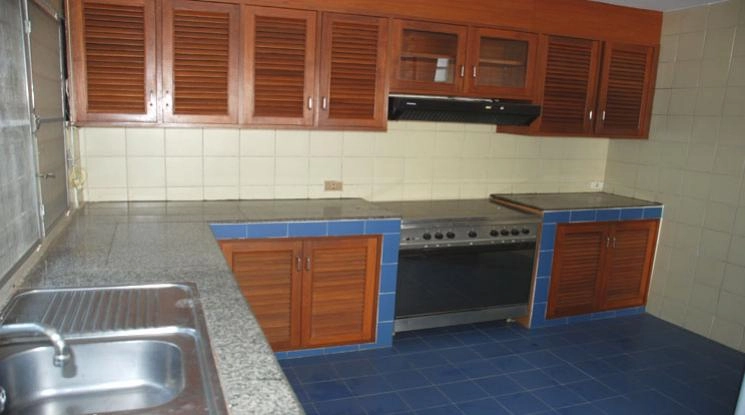 9  4 br House for rent and sale in Sukhumvit ,Bangkok BTS Thong Lo 98084