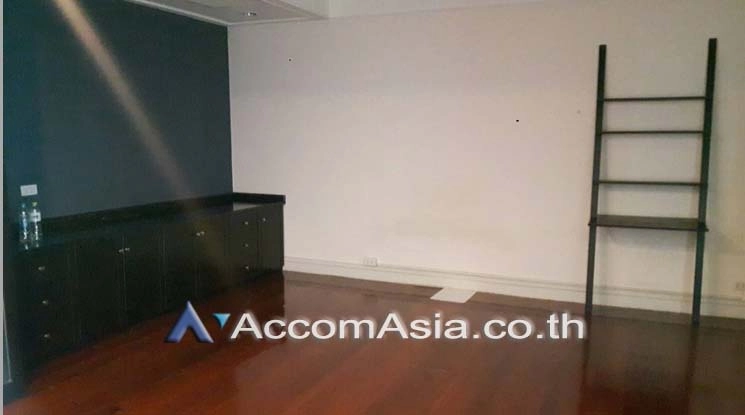 unit 3 Bedrooms  Townhouse For Rent in Sukhumvit, Bangkok  near MRT Phetchaburi (12001301)
