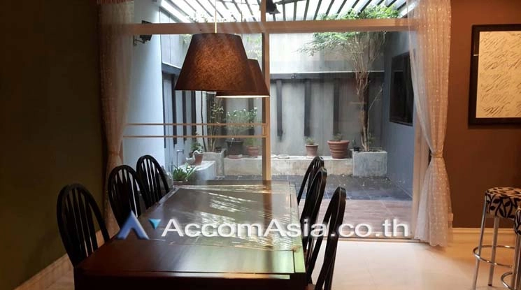 unit 3 Bedrooms  Townhouse For Rent in Sukhumvit, Bangkok  near MRT Phetchaburi (12001301)